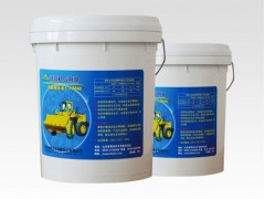 【我們專業(yè)！】山工機械專用油，裝